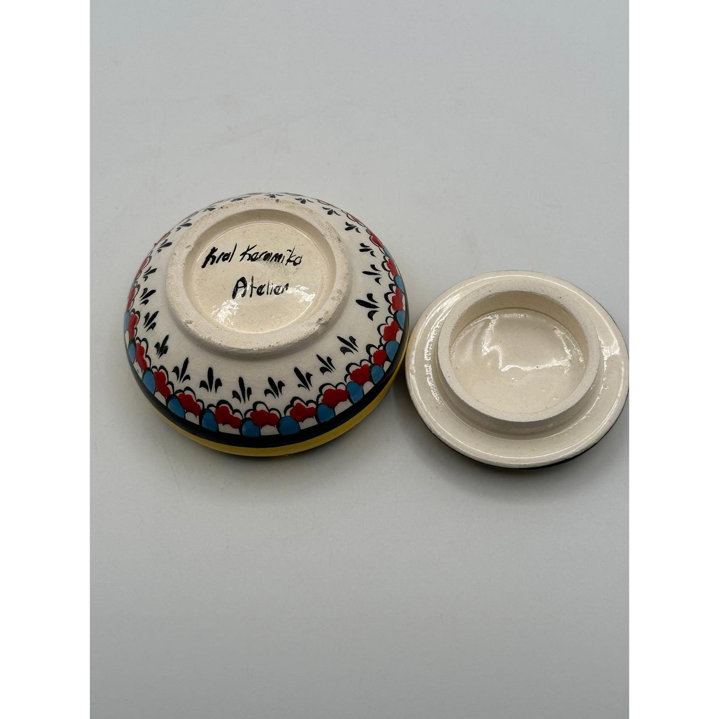 Hand-Painted Atelier Ceramic Trinket Box - Colorful Floral Lidded Dish Storage Container Gift