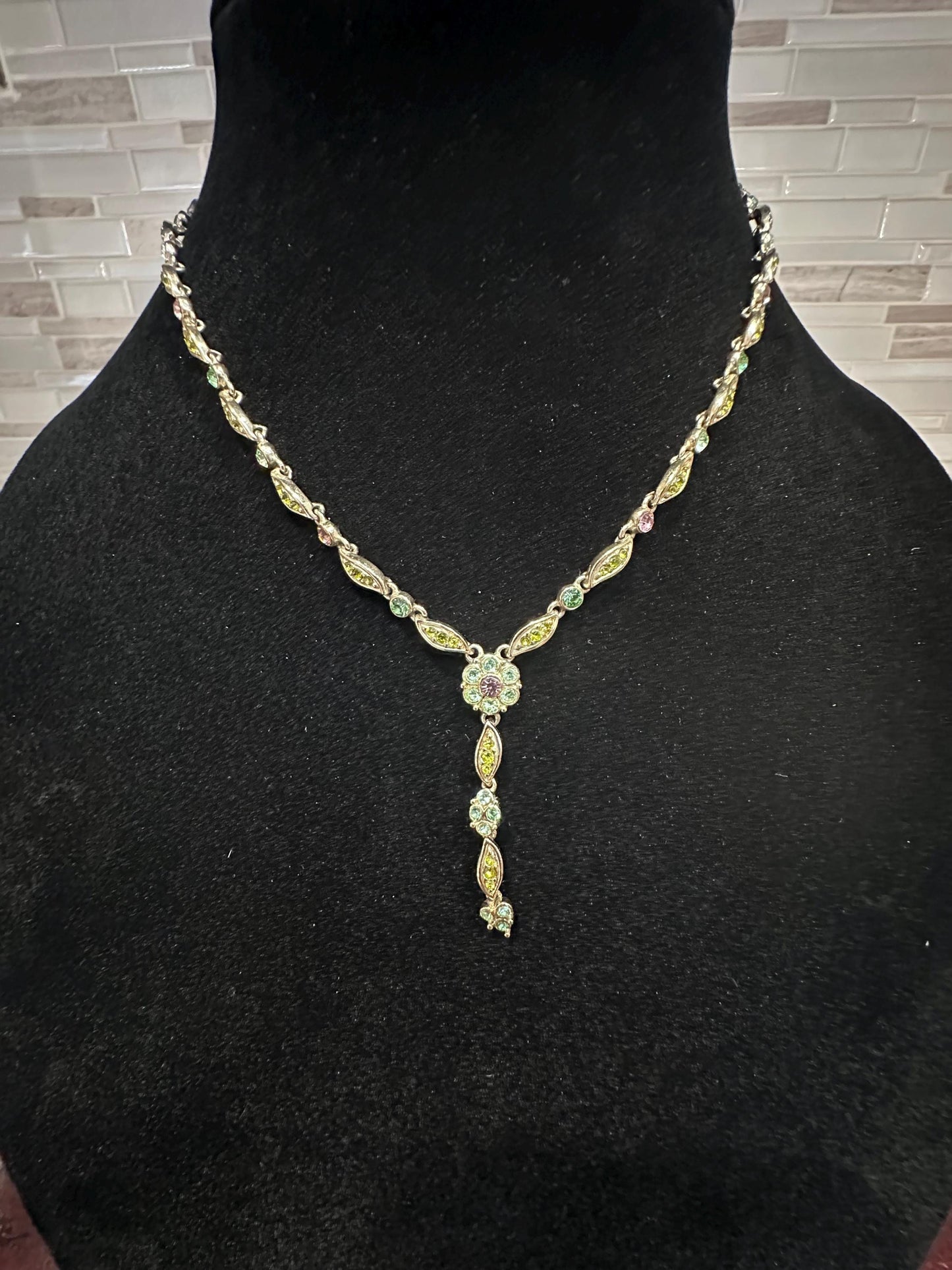 Elegant Floral Y-Drop Statement Necklace: Multi-Colored Gemstones, Vintage-Inspired Bohemian Jewelry