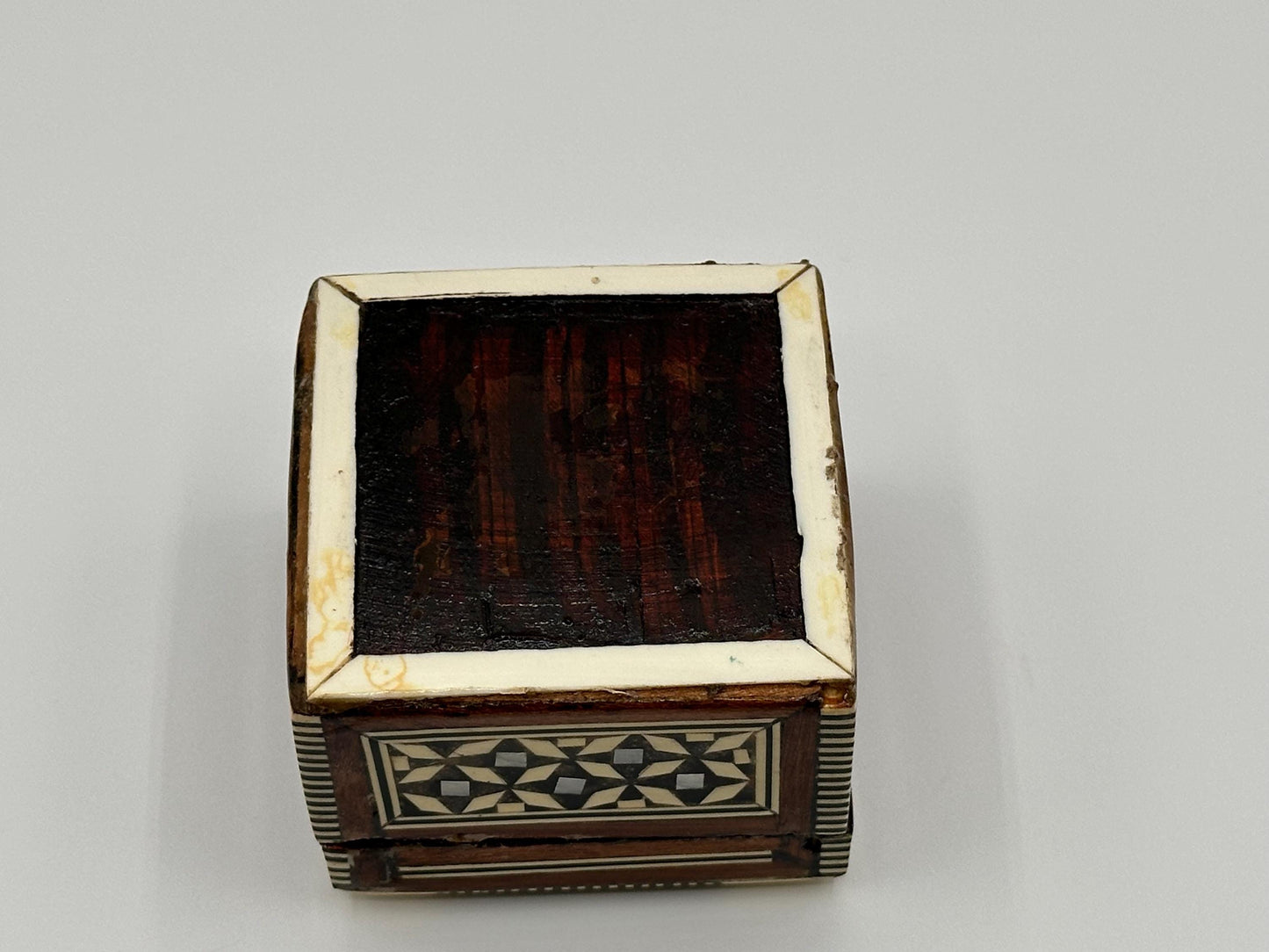 Geometric Marquetry Jewelry Box - Handcrafted Wooden Inlay Keepsake Storage with Bohemian Flair
