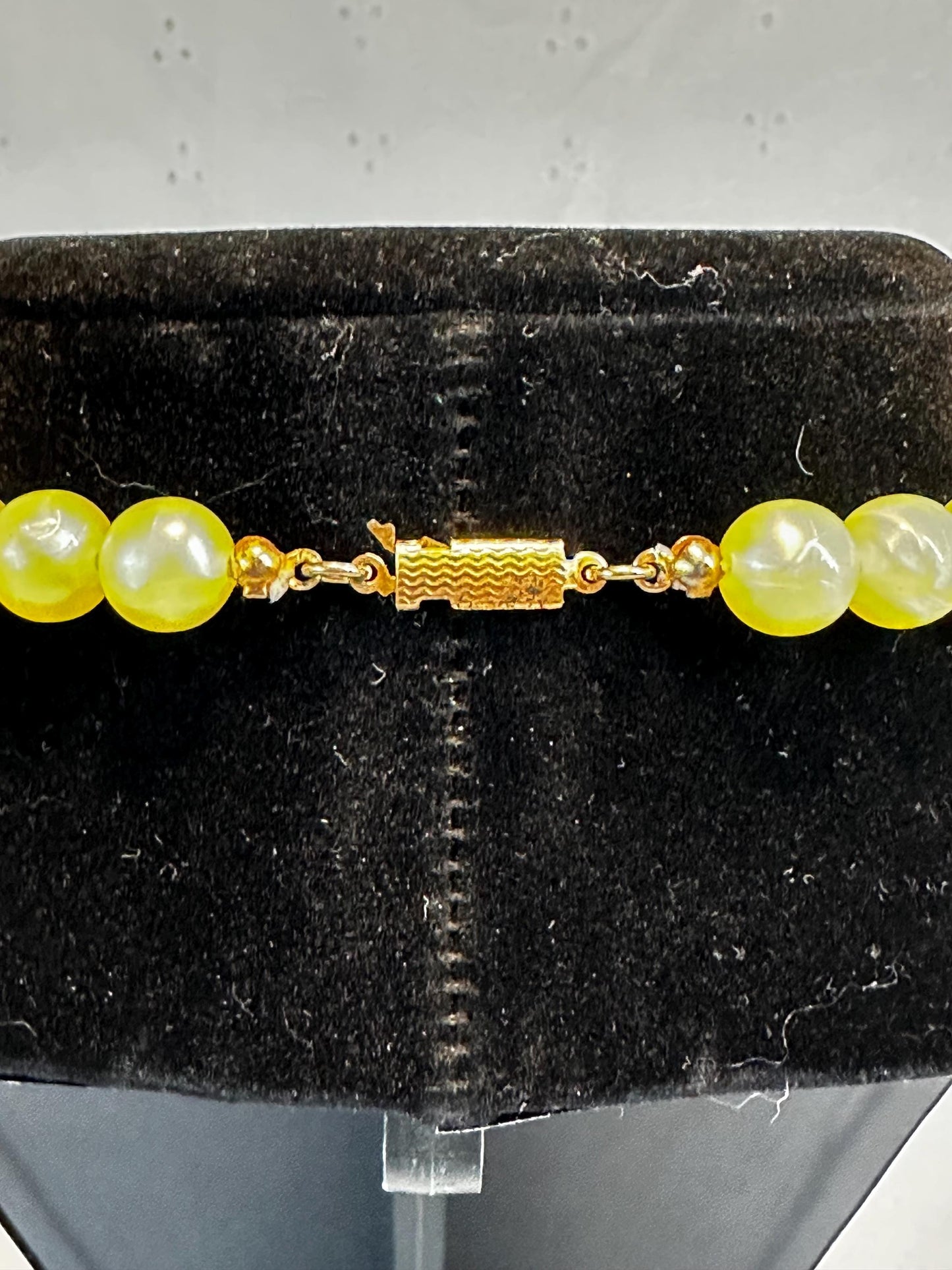 Vintage Yellow Beaded Necklace: Elegant Gold-Accented Statement Piece for Retro Fashion Lovers