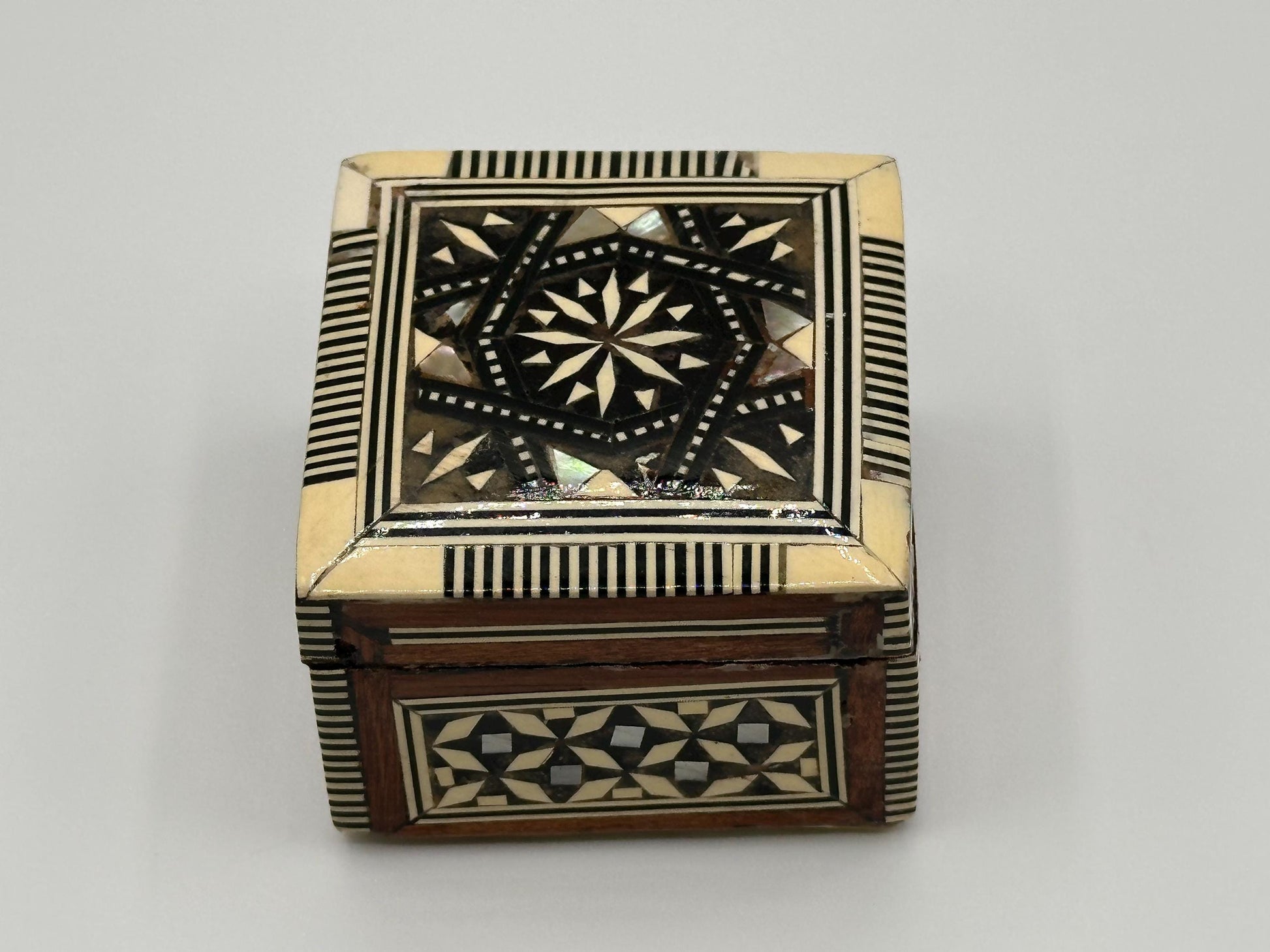 Geometric Marquetry Jewelry Box - Handcrafted Wooden Inlay Keepsake Storage with Bohemian Flair