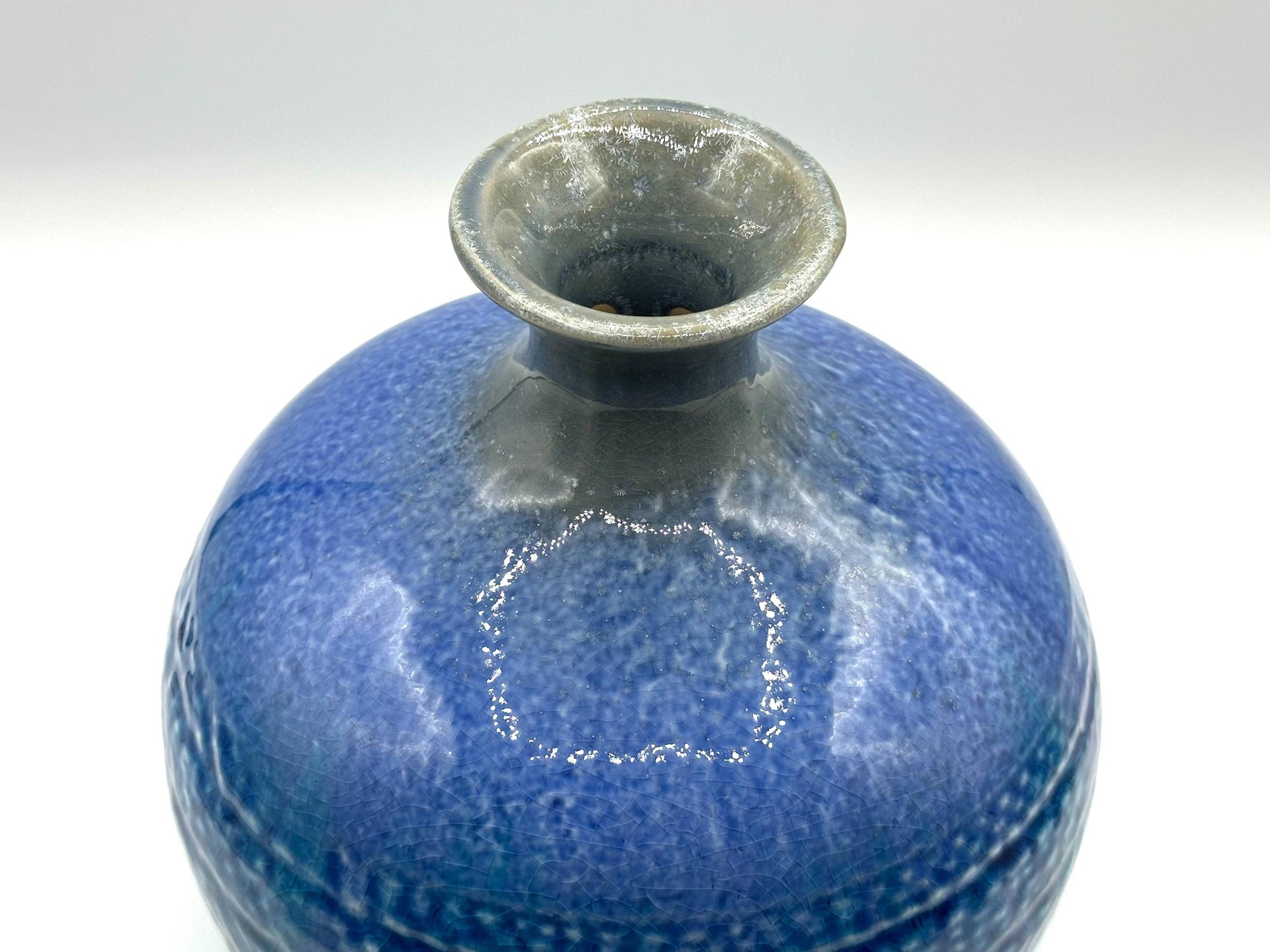 Handcrafted Blue Gradient Ceramic Vase - Modern Round Pottery with Narrow Neck for Coastal Decor