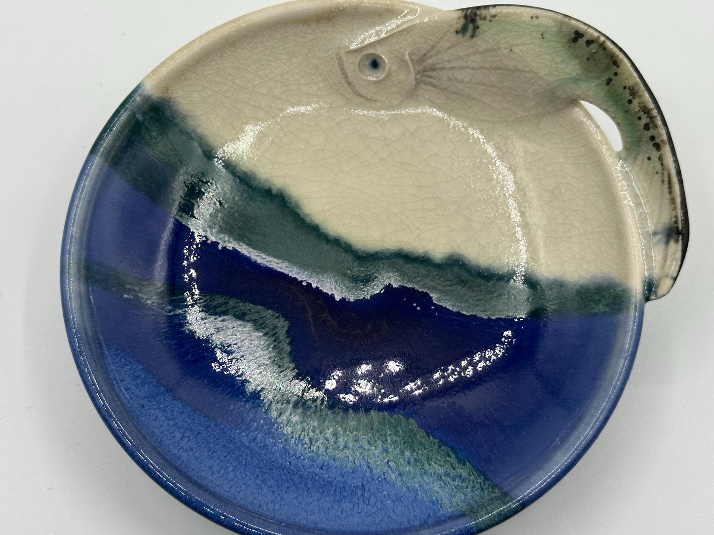 Coastal Fish-Shaped Ceramic Soap Dish: Unique Nautical Bathroom Decor for Ocean Lovers