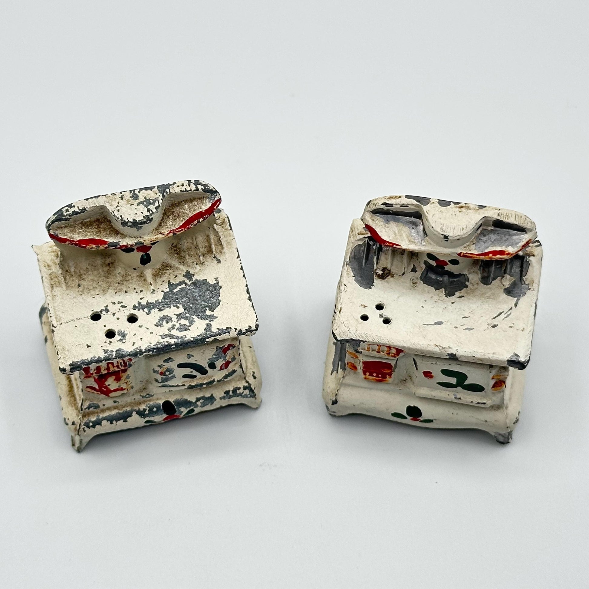 Vintage Hand-Painted Cast Iron Miniature Stove Salt & Pepper Shakers Set - Antique Kitchen Decor