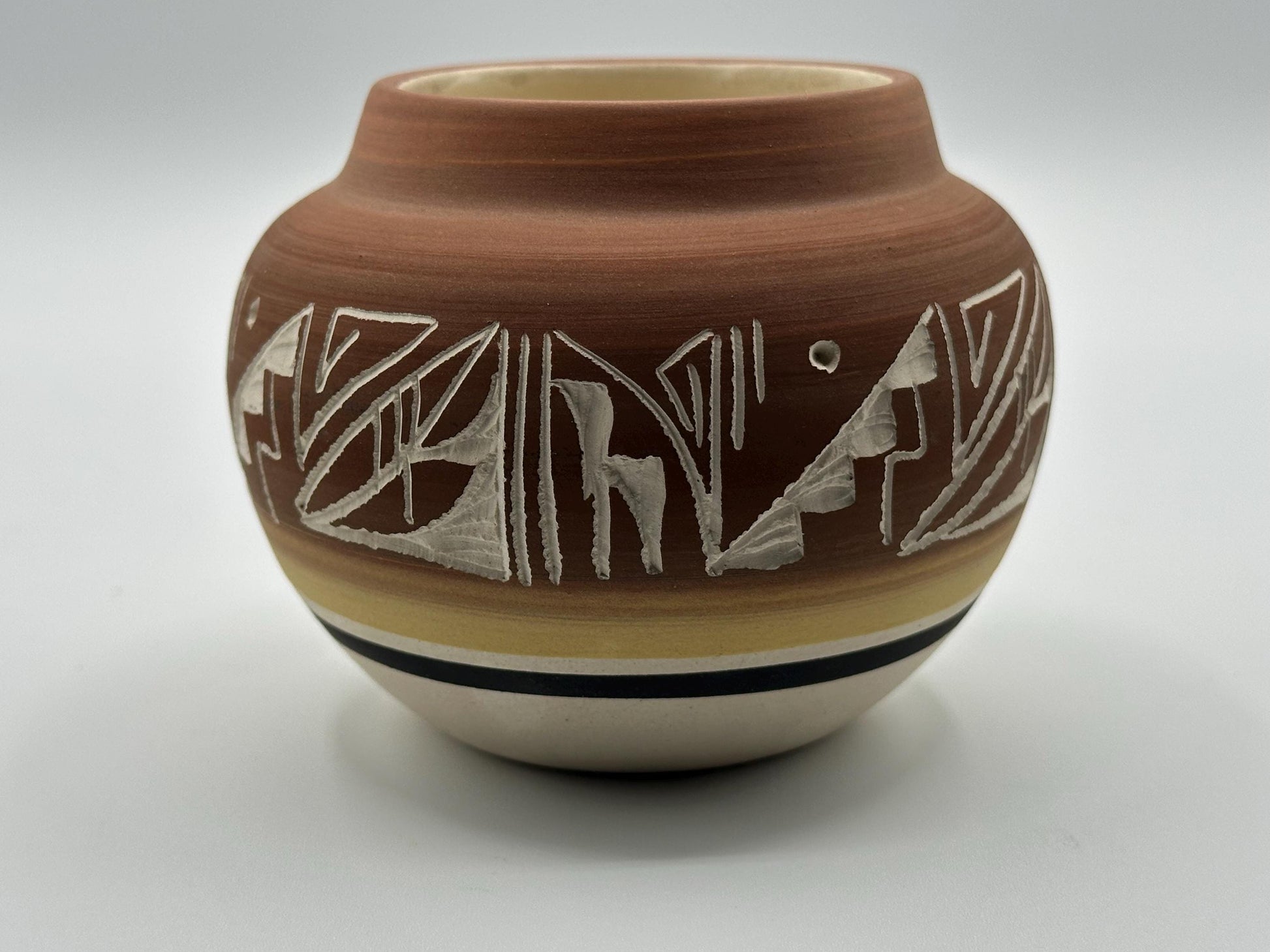 Authentic Navajo Mesa Verde Kanuho Pottery: Hand-Painted, Etched Vase with Artist Signature