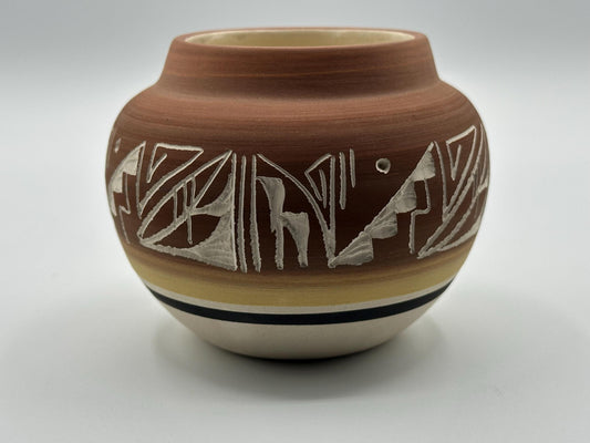 Authentic Navajo Mesa Verde Kanuho Pottery: Hand-Painted, Etched Vase with Artist Signature