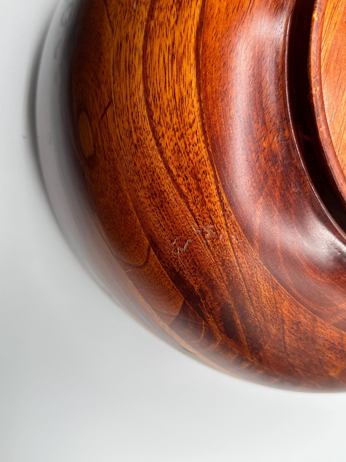 Handcrafted Rustic Wooden Salad Bowl - Eco-Friendly Serving Dish for Kitchen and Dining