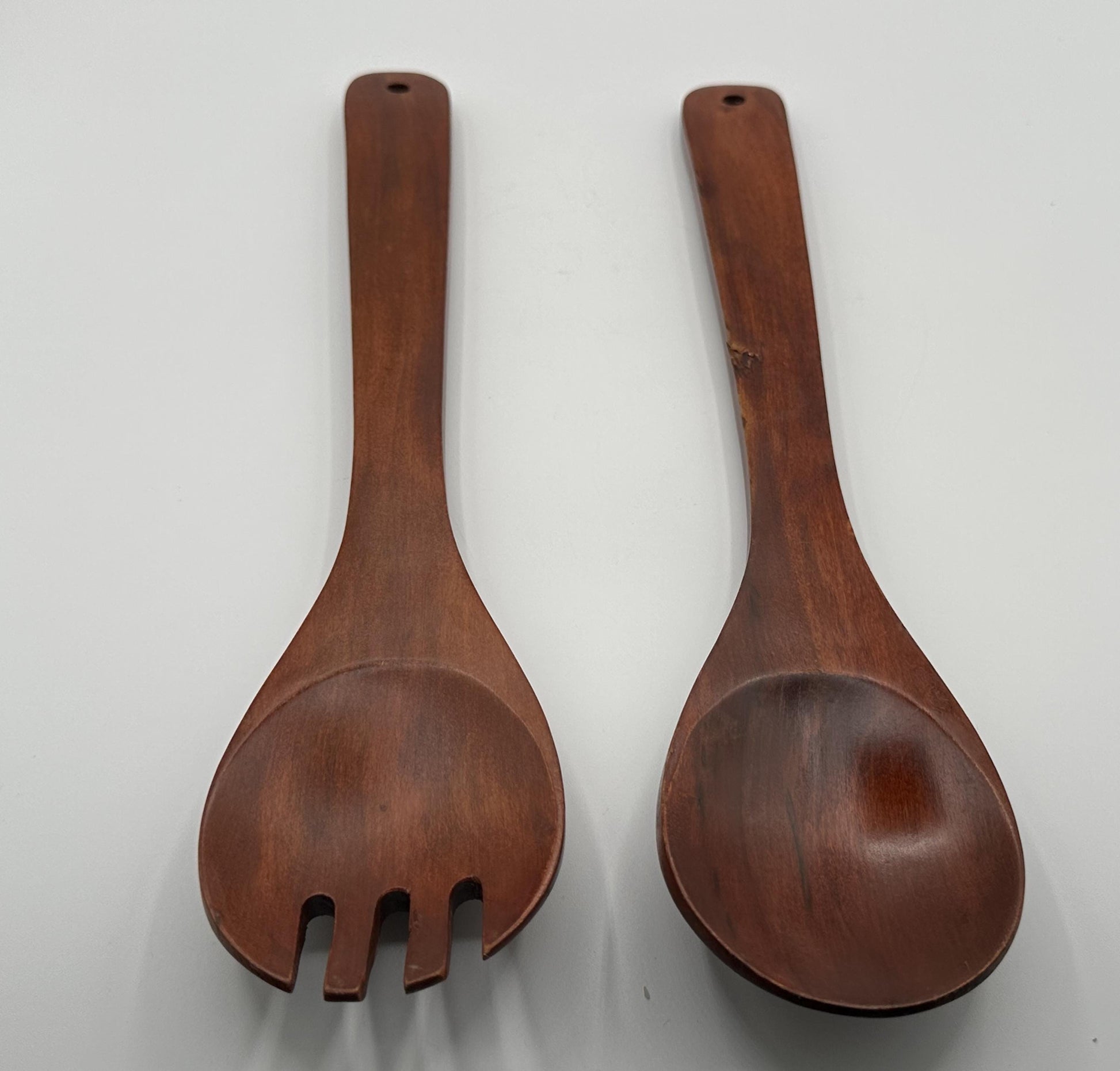 Handcrafted Rustic Wooden Salad Bowl - Eco-Friendly Serving Dish for Kitchen and Dining