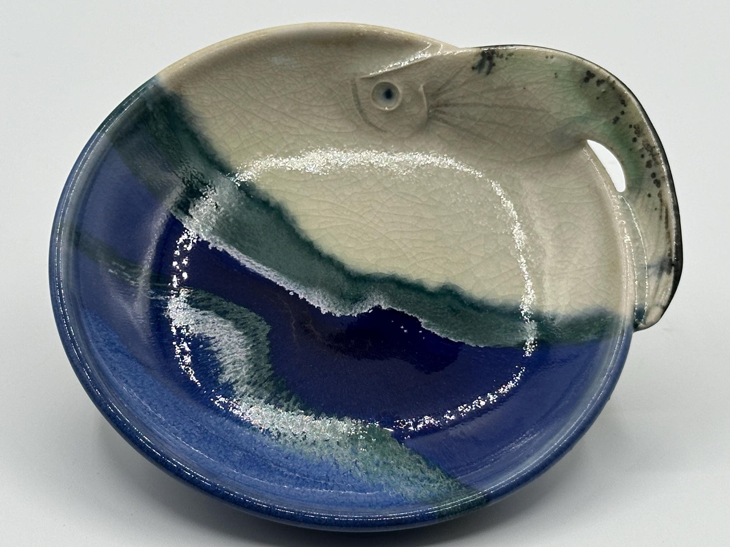 Coastal Fish-Shaped Ceramic Soap Dish: Unique Nautical Bathroom Decor for Ocean Lovers