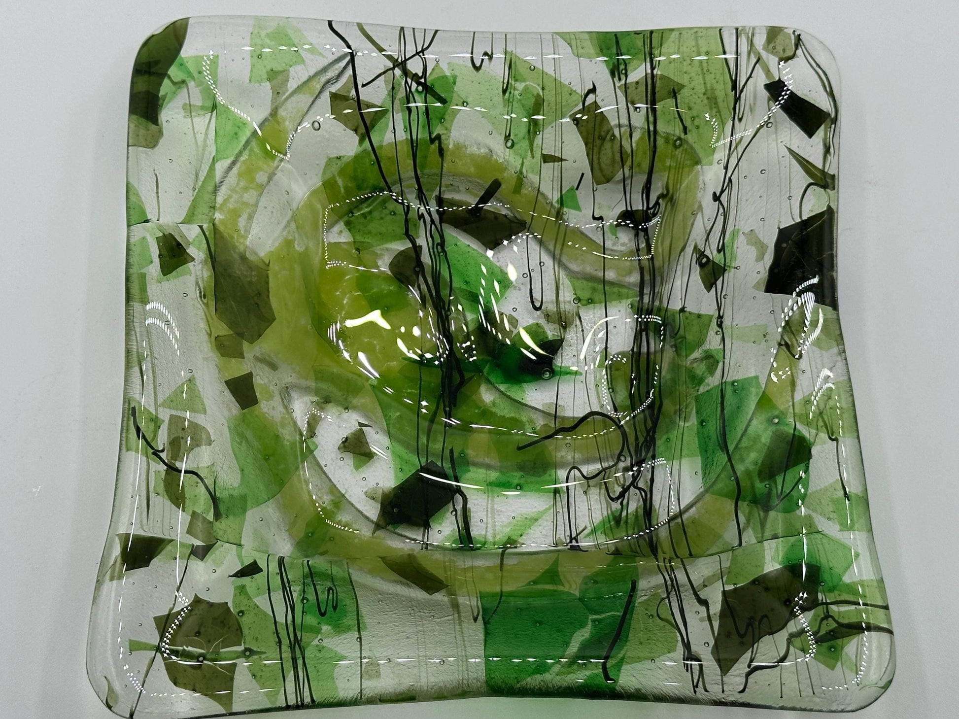Vibrant Green Swirled Glass Serving Dish - Handcrafted Decorative Bowl for Home Decor