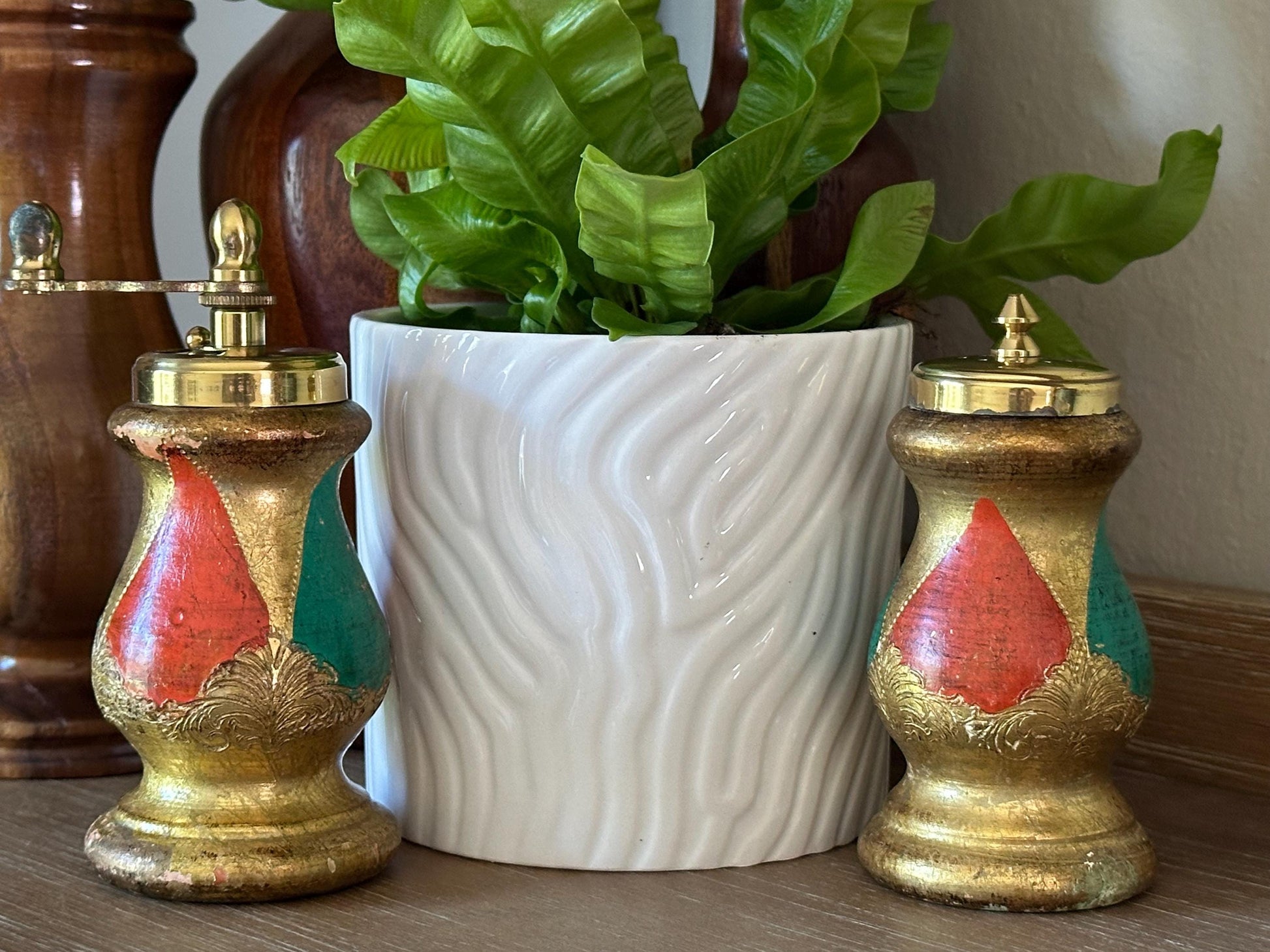 Vintage Italian Gold Florentine Salt and Pepper Shakers - Elegant Dining Table Decor