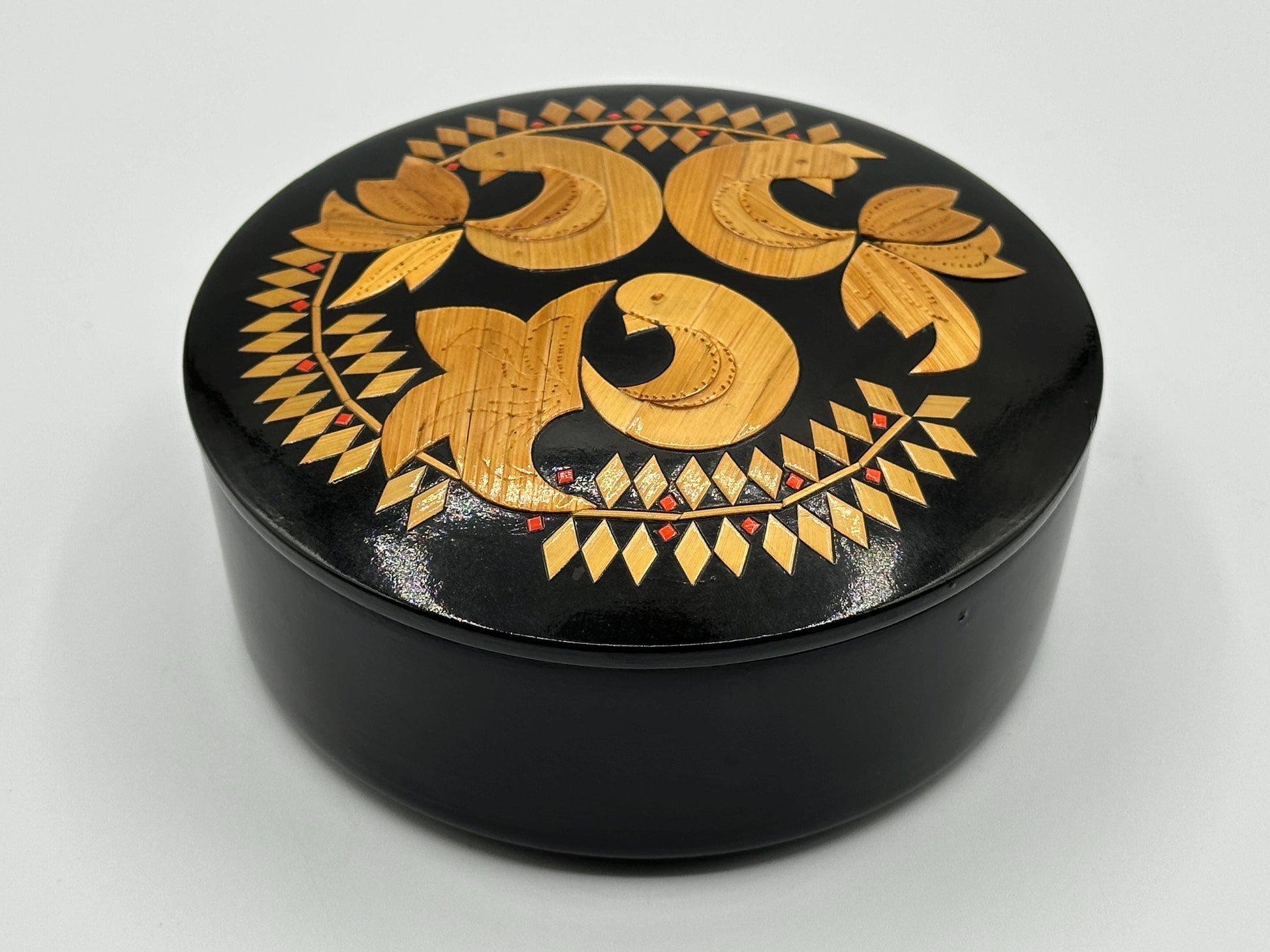 Mid-Century Black Lacquer Wooden Bird Trinket Box with Inlay Design - Vintage Decorative Storage
