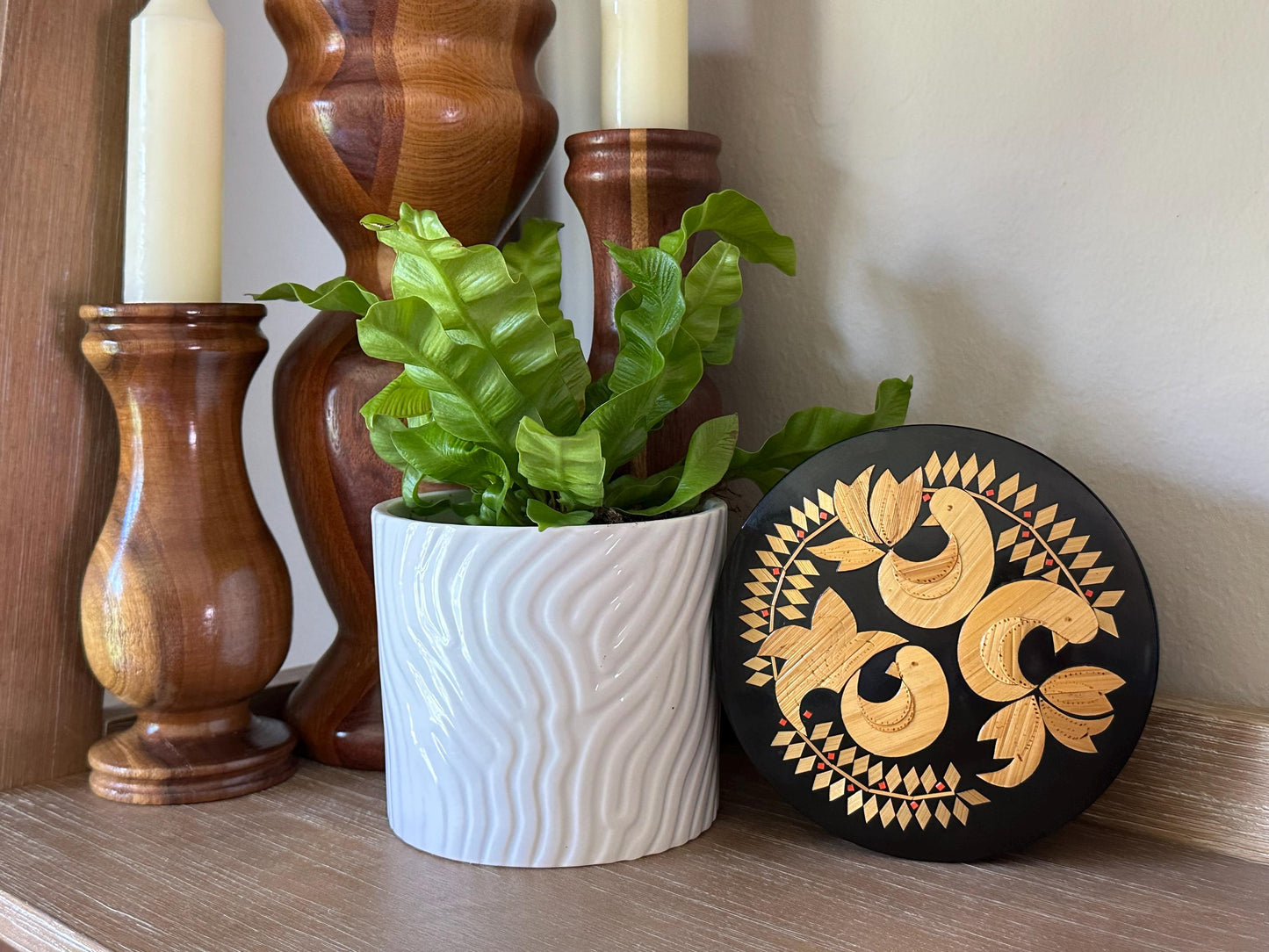 Mid-Century Black Lacquer Wooden Bird Trinket Box with Inlay Design - Vintage Decorative Storage