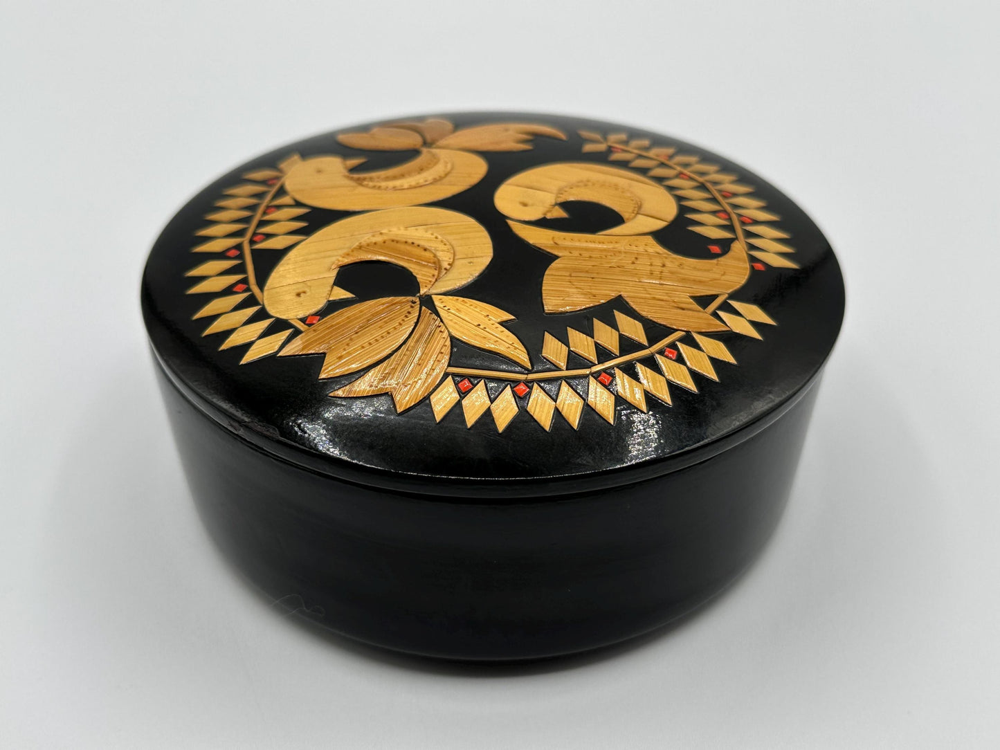 Mid-Century Black Lacquer Wooden Bird Trinket Box with Inlay Design - Vintage Decorative Storage