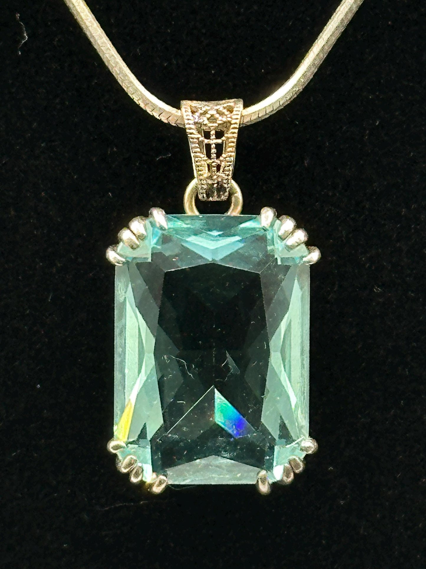 Elegant Vintage Sterling Silver Pendant Necklace with Large Blue Cubic Zirconia Gemstone