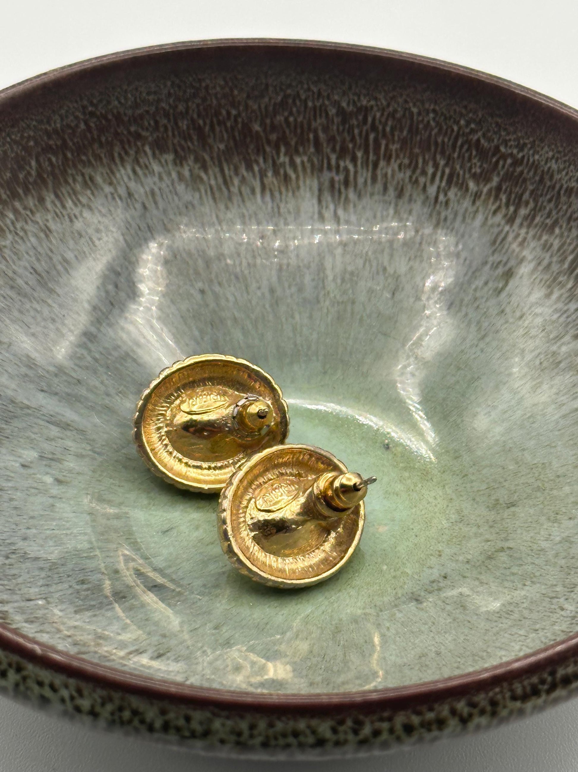 Vintage Gold Rhinestone Stud Earrings: Classic Retro Glamour for Elegant Evening Sparkle