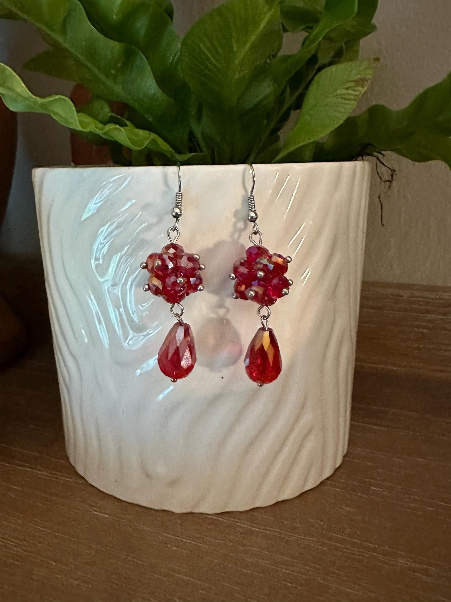 Vintage-Inspired Red Crystal Dangle Earrings: Elegant Faceted Glass Teardrop Drops for Glamorous Style