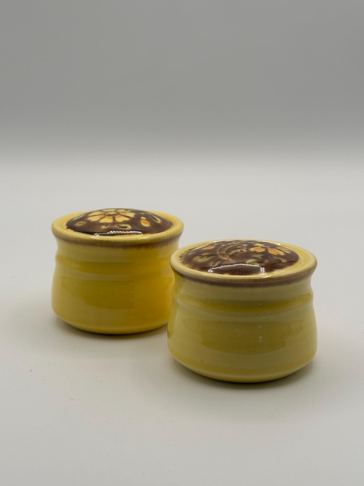Vintage Metlox Poppytrail San Clemente Yellow Salt Pepper Shakers Mid Century Kitchen Collectible Pottery