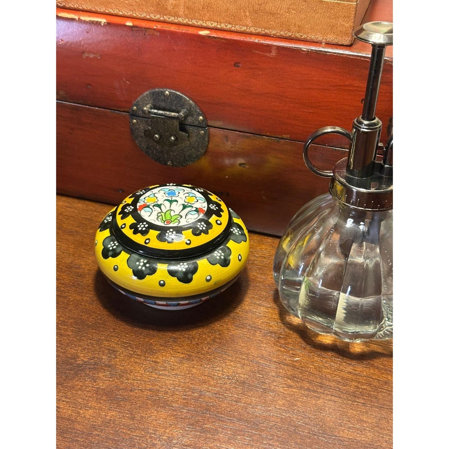 Hand-Painted Atelier Ceramic Trinket Box - Colorful Floral Lidded Dish Storage Container Gift