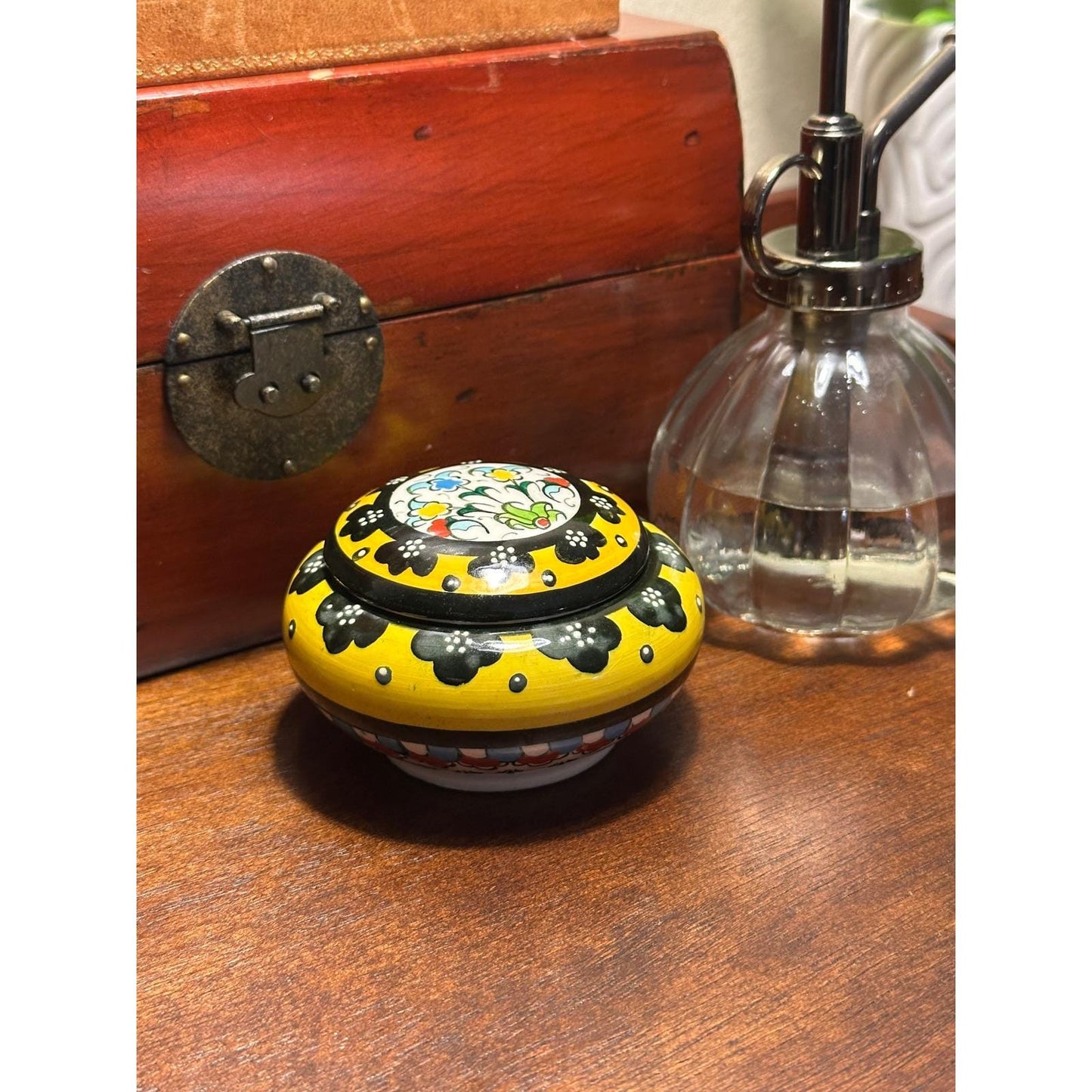 Hand-Painted Atelier Ceramic Trinket Box - Colorful Floral Lidded Dish Storage Container Gift