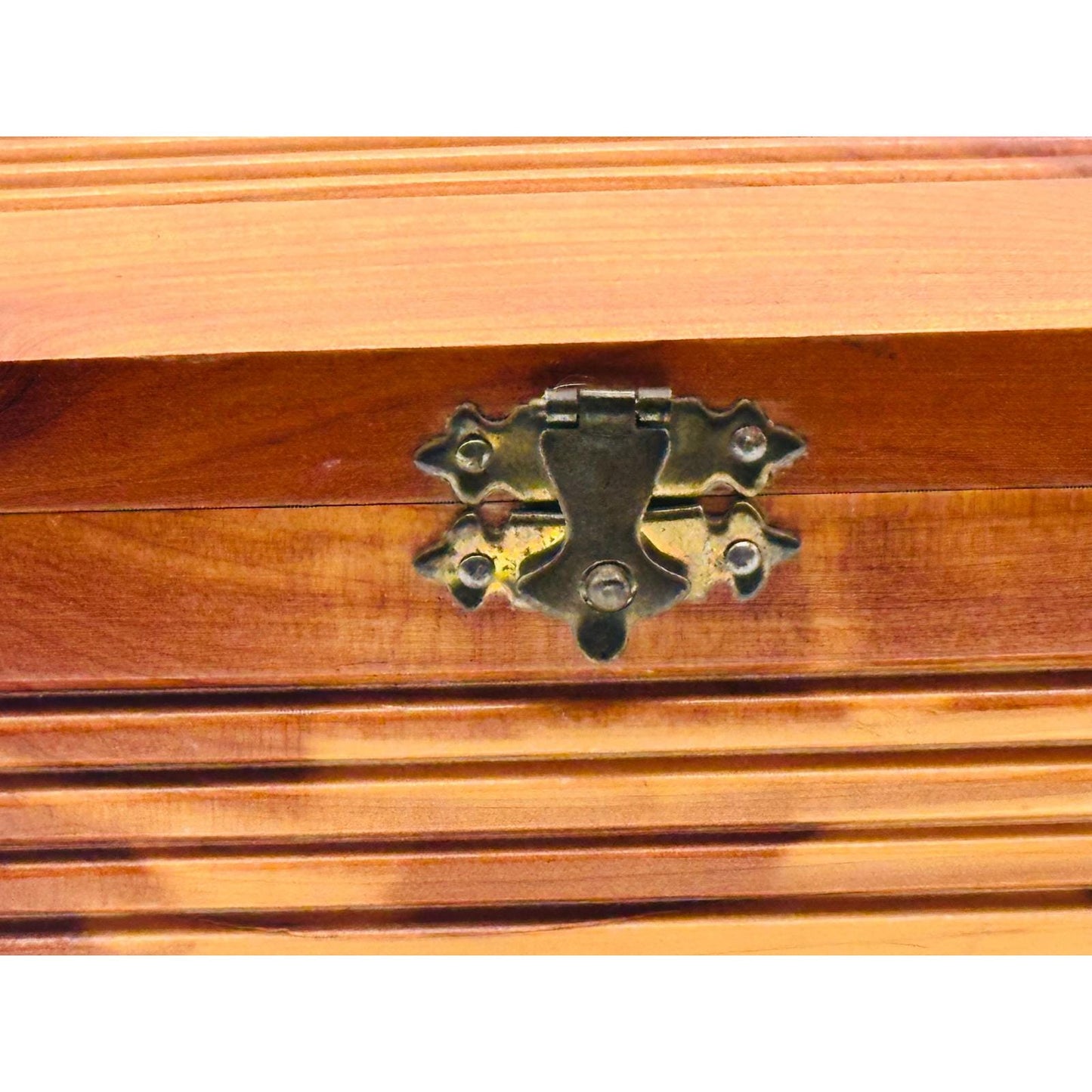 Handmade Cedar Keepsake Box with Carved Detail - Wooden Jewelry Trinket Storage