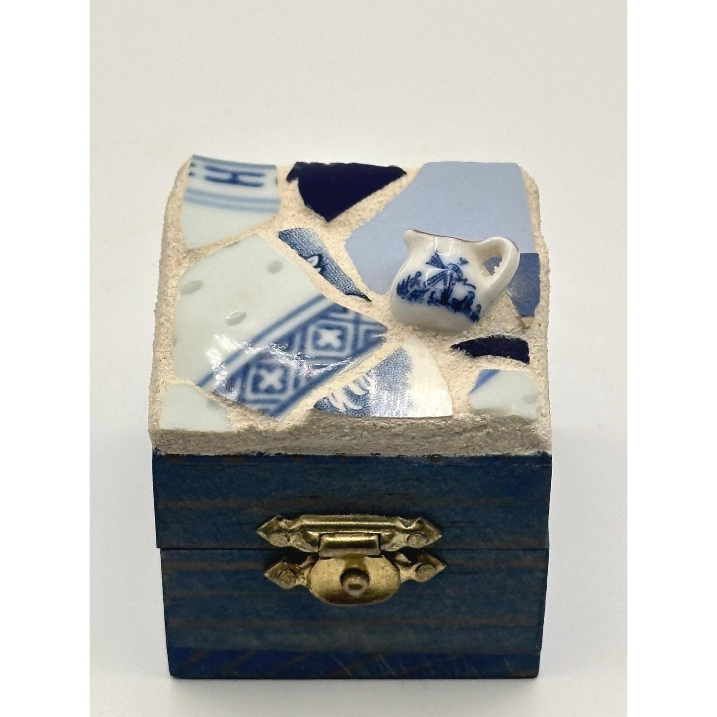 Vintage Handmade Mosaic Trinket Box Blue White China Shards Artist Signed Jewelry Storage Keepsake