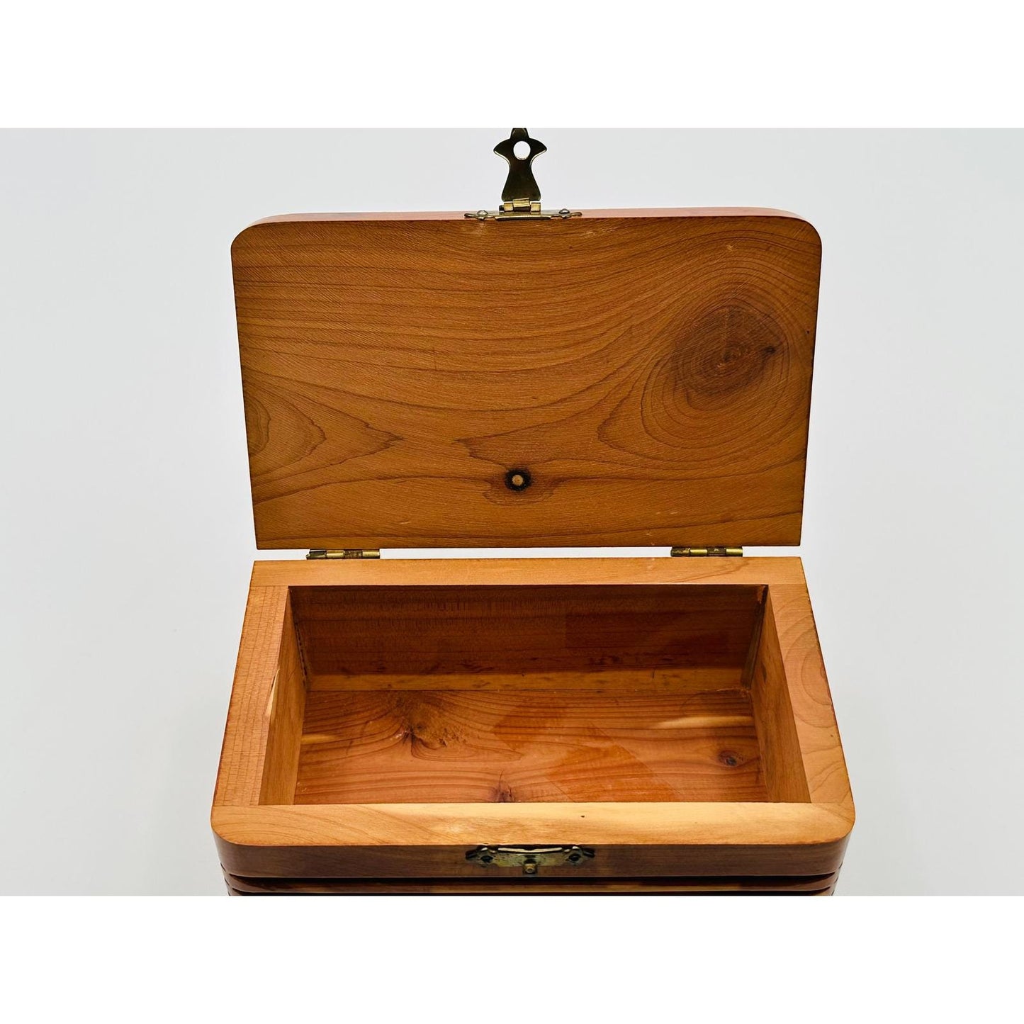 Handmade Cedar Keepsake Box with Carved Detail - Wooden Jewelry Trinket Storage