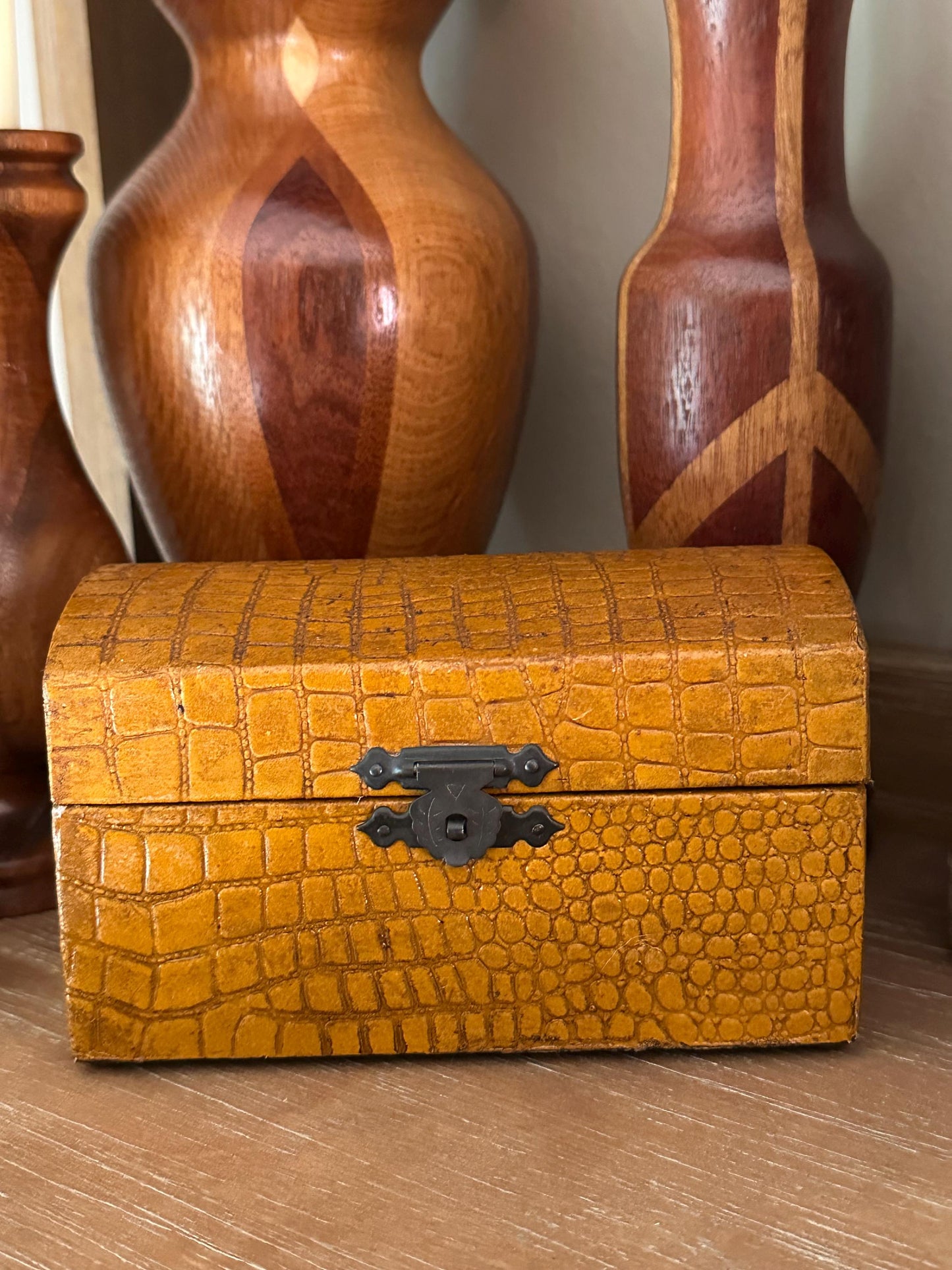 Vintage Faux Alligator Jewelry Box | Crocodile Embossed Keepsake Storage Chest | Brown Arched Decor